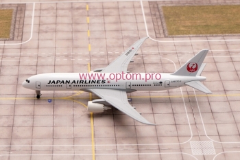 ������ ������� ����� 787 ������������ Japan Airlines.
